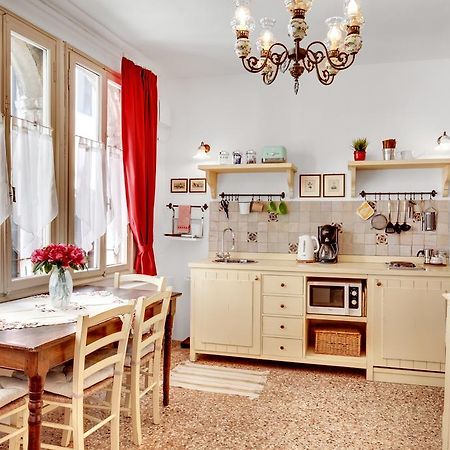 Ca' Badoer Frari Apartment Venesia Bagian luar foto