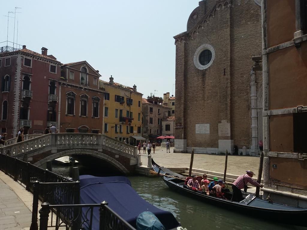 Ca' Badoer Frari Apartment Venesia Bagian luar foto